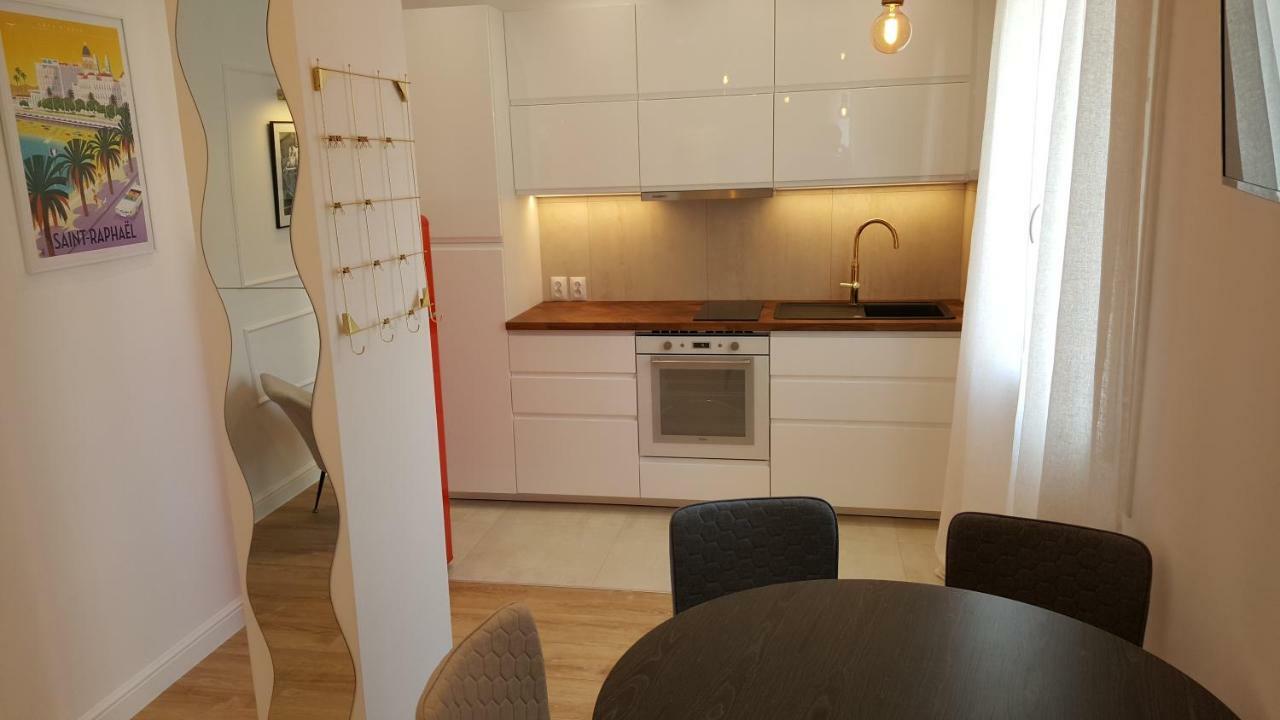 123 Sadi Carnot, Classe 2 Etoiles Saint-Raphaël Exterior foto